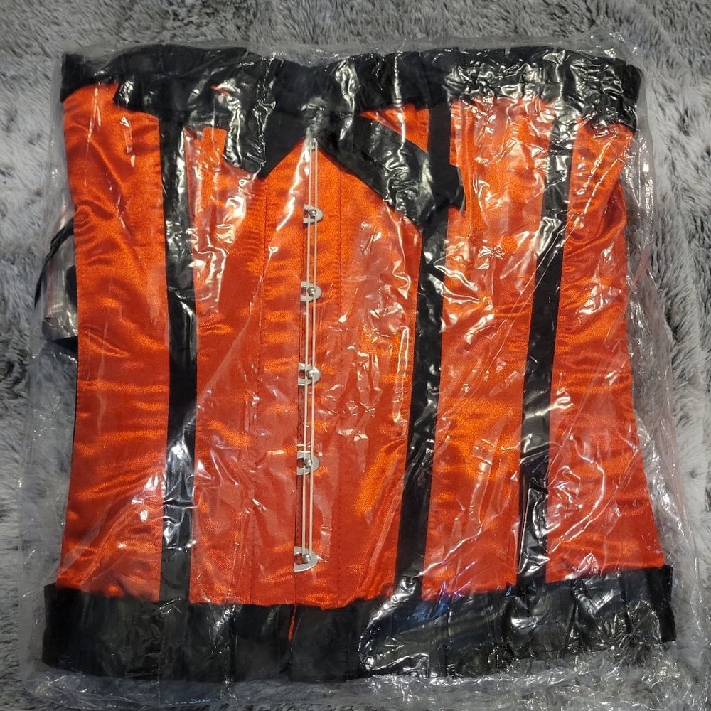 NWT Steel boned Overbust Corset